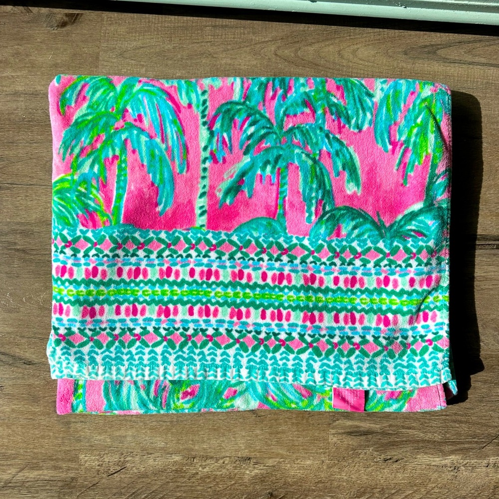 Lilly Pulitzer Suite Views Beach Towel 70 X 40 NWOT
